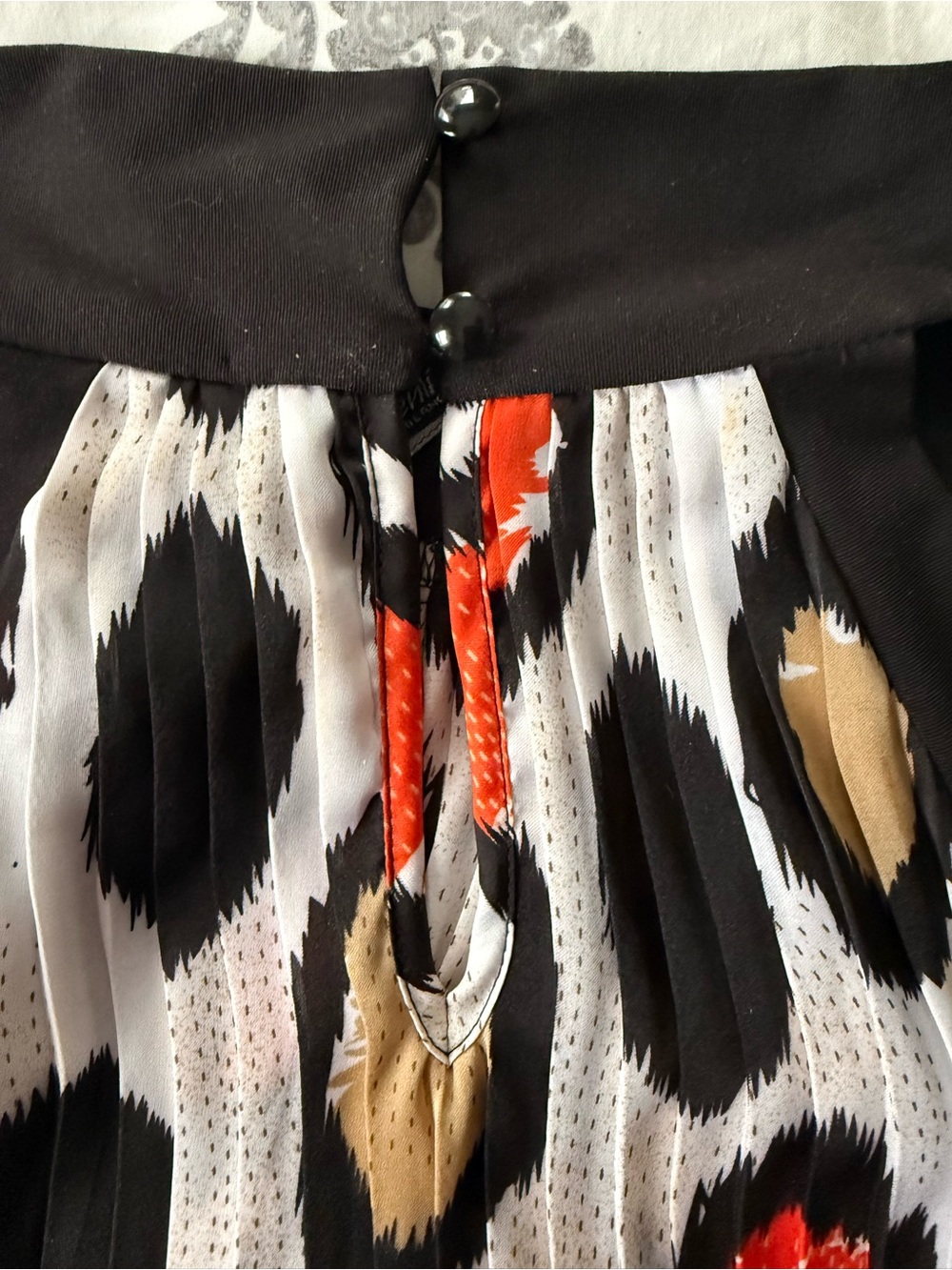 Essentials Black, White & Orange Printed Blouse s. S Halter style - Picture 2 of 5